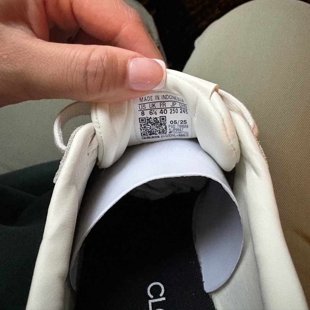 Adidas Run 70’s 2.0 Sneaker - Picture 10 of 10